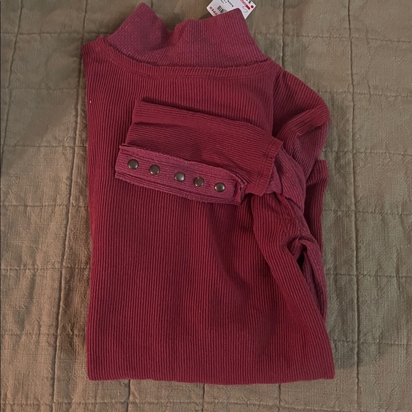 New We the Free Freya Mock Neck Thermal Top in Red - Picture 6 of 6